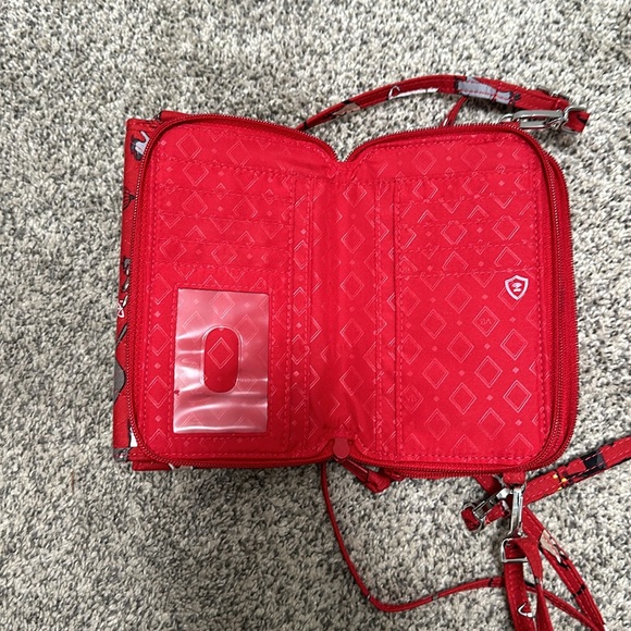 VERA BRADLEY HOLIDAY CATS- RFID All In One Crossbody Wallet - Picture 5 of 6